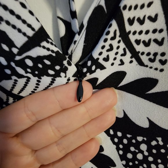 Calvin Klein Sleeveless Floral Maxi Dress with Angled Bodice NWT | Size 6 - Picture 7 of 8